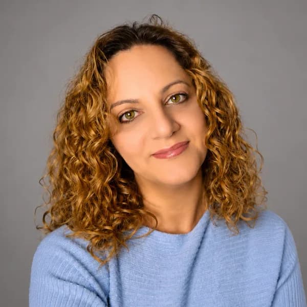 Elmira Hrachyan, Umsetzung & Entwicklung bei der YJAR GmbH